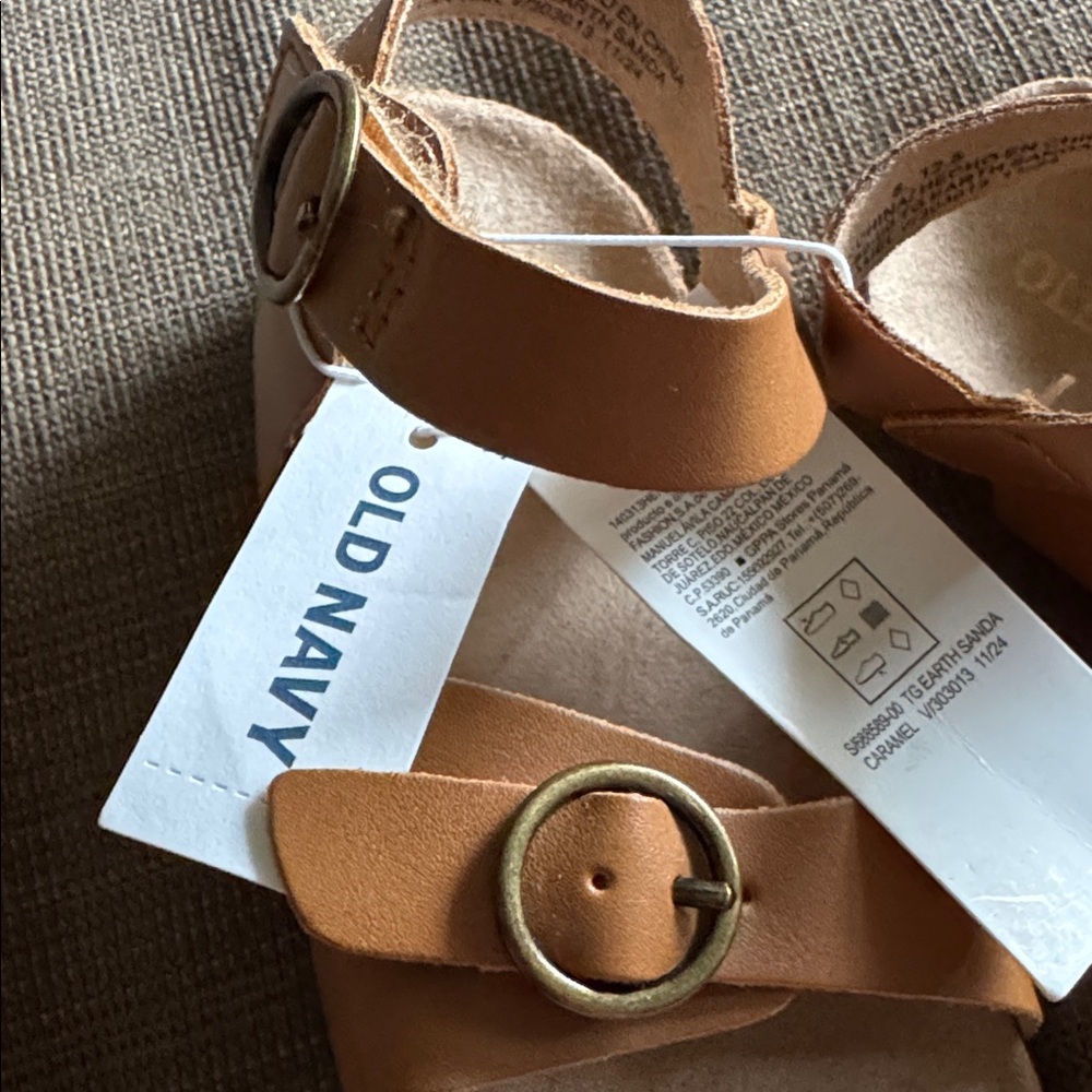 Old Navy Tan Kids Sandals - Picture 3 of 4
